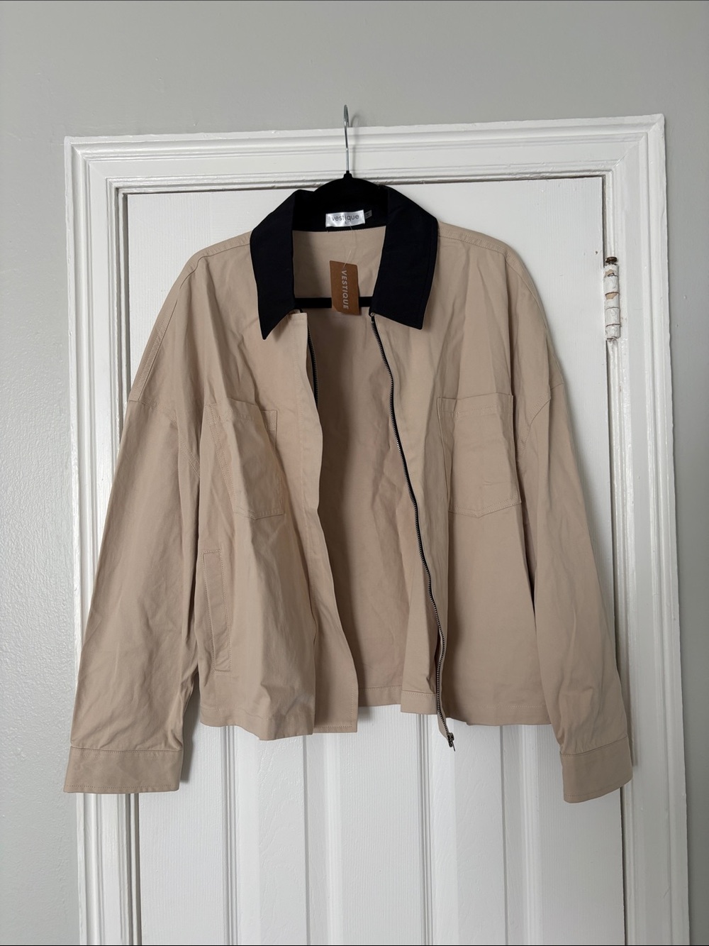 NWT vestique Beige Jacket with Black Collar